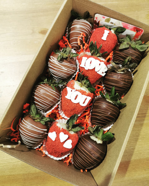 I love you Forever - Fondant (12 Strawberries)