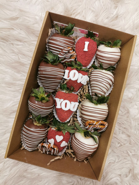 I love you Forever - Fondant (12 Strawberries)