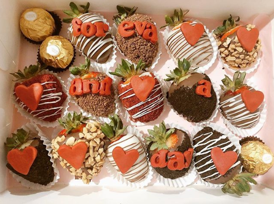 Strawberry Swoon Fondant (15 Strawberries)