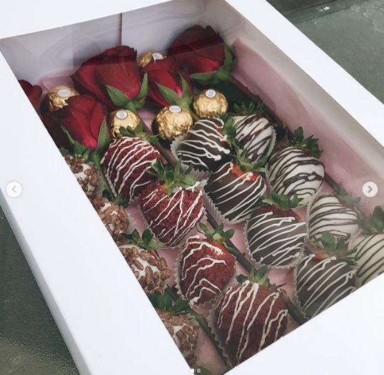 Blooming Berries of Love (20 Strawberries)